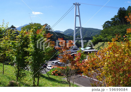 上から眺めた大吊り橋のゲート界隈 59699084