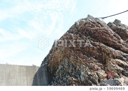 小袖海岸の夫婦岩（男岩） 59699469