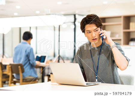 オフィス ビジネスマン ビジネス パソコン エンジニア オフィス ビジネスマン ビジネス パソコン エンジニア 59704179