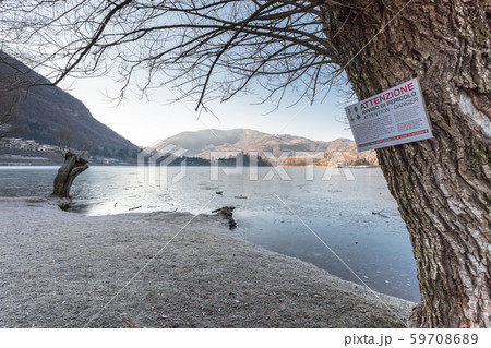 Iced Endine lake 59708689