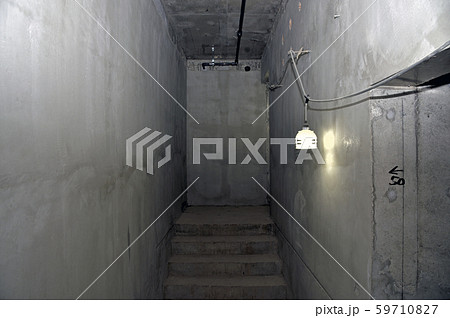 型枠を解体したコンクリート打ち放しの空間 型枠を解体したコンクリート打ち放しの空間 59710827