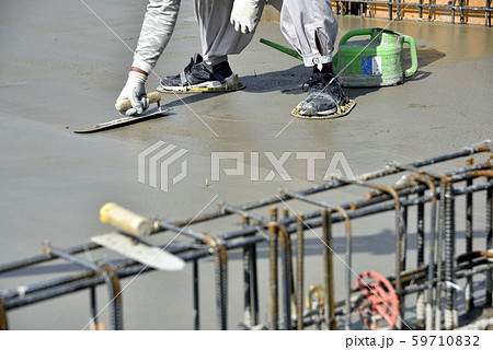 コンクリートスラブの均し仕上げ 59710832