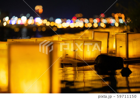 標題 灯籠流し, とうろう流し, 流灯会 、お盆、夜景 、 富士河口湖 標題 灯籠流し, とうろう流し, 流灯会 、お盆、夜景 、 富士河口湖 59711150