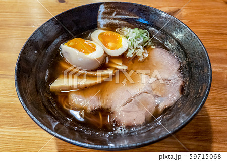 飛騨高山 中華そば専門店 宮川伊吹 ラーメン 煮玉子 魚介系醤油 全景  59715068