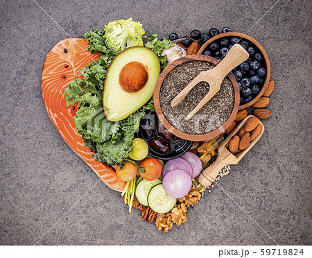 Heart shape of ketogenic low carbs diet concept. 59719824