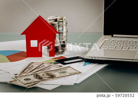 Office of real estate broker. 59720552