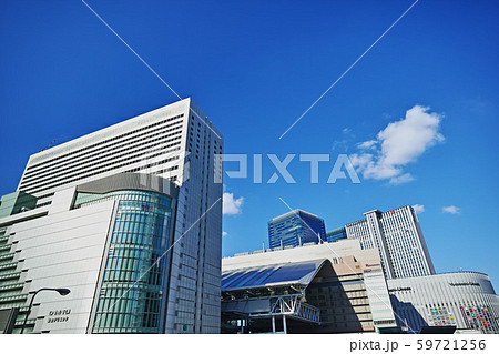 大阪梅田 JR大阪駅 大屋根とヨドバシ梅田タワー 大阪梅田 JR大阪駅 大屋根とヨドバシ梅田タワー 59721256