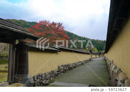 一乗谷朝倉遺跡　復元街並み　紅葉 59723627
