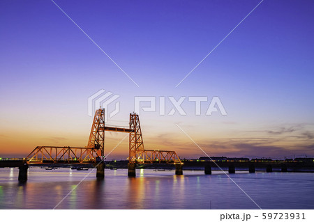 国指定重要文化財 夕日に染まる美しい筑後川昇開橋 国指定重要文化財 夕日に染まる美しい筑後川昇開橋 59723931