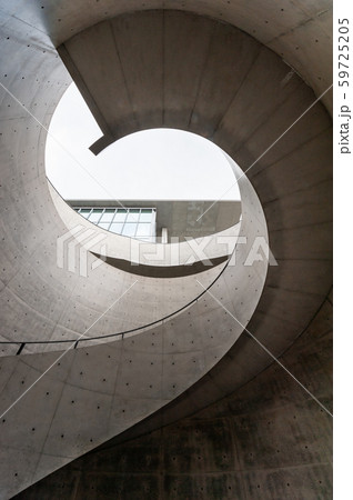 兵庫県立美術館 59725205