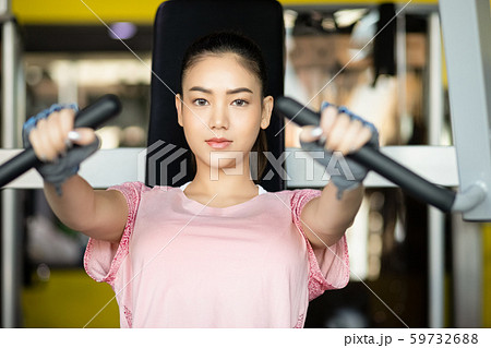 女性　フィットネス　ローイング 59732688