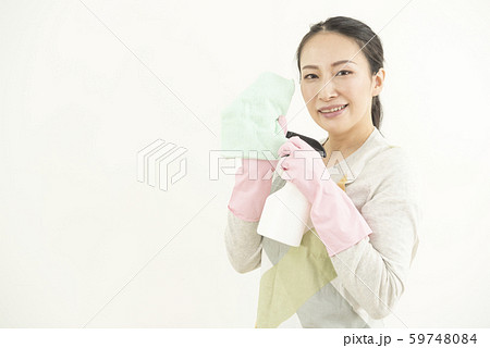 掃除　清掃　主婦　家事代行　エプロン　女性 59748084