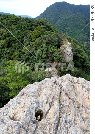 佐賀　黒髪山　竜門峡登山口から山頂(天童岩）への登山コースの景観 59749039
