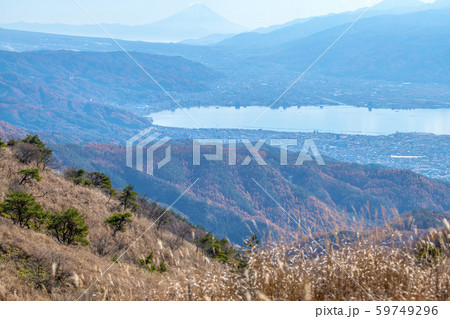 【秋】高ボッチ高原から富士山と諏訪湖を望む 59749296