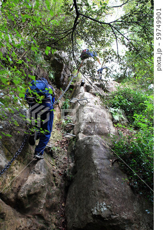 佐賀 黒髪山 竜門峡登山口から山頂(天童岩)への登山コースの景観 佐賀 黒髪山 竜門峡登山口から山頂(天童岩)への登山コースの景観 59749901