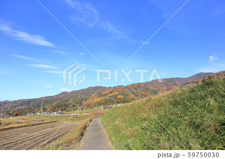 長野県松本市 山がちな風景 長野県松本市 山がちな風景 59750030