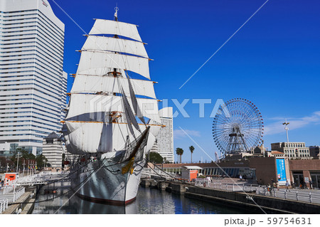 横浜　みなとみらいの帆船日本丸　（総帆展帆） 59754631