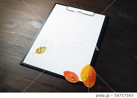 Clipboard with paper 59757365