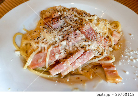 イタリア料理 カフェ 東京 ランチ 厚切りベーコンカルボナーラ アップ 横 59760118