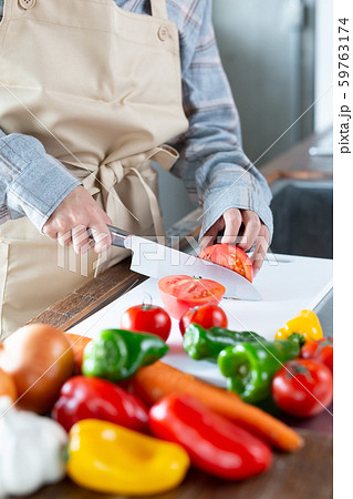 女子力 料理 家庭的イメージ 女子力 料理 家庭的イメージ 59763174