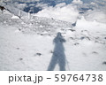 積雪期の富士山頂 59764738