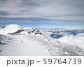 積雪期の富士山頂 59764739