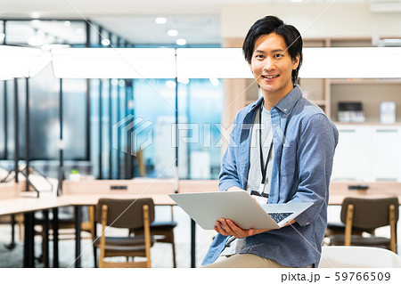 オフィス ビジネスマン ビジネス パソコン エンジニア オフィス ビジネスマン ビジネス パソコン エンジニア 59766509
