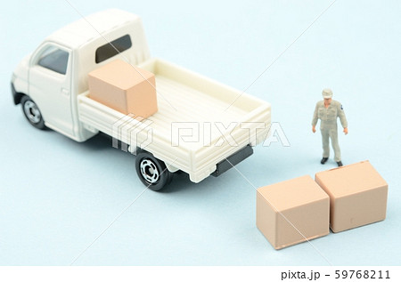 トラックと人物 トラックと人物 59768211