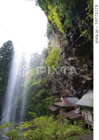 壇鏡神社の壇鏡の滝(雄滝)(島根県隠岐郡) 壇鏡神社の壇鏡の滝(雄滝)(島根県隠岐郡) 59773279