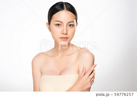 Beautiful Young Asian Woman with Clean Fresh Skin. 59776257