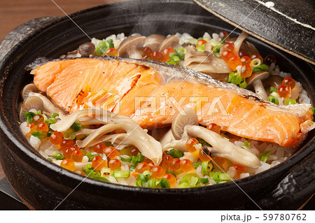 鮭の炊き込みご飯 59780762
