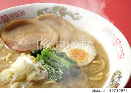 熱々豚骨ラーメン 熱々豚骨ラーメン 59780975