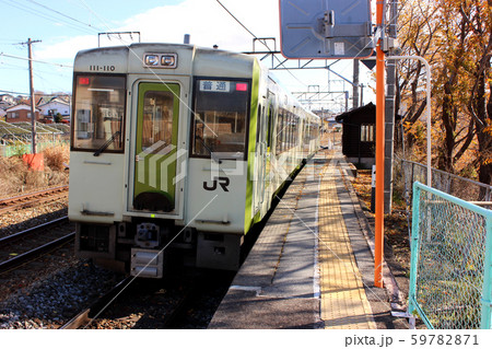 小海線東小諸駅に停車している中込行列車 59782871