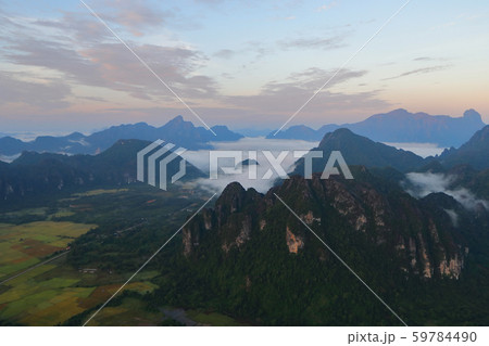 ラオス、バンビエンの風景 59784490