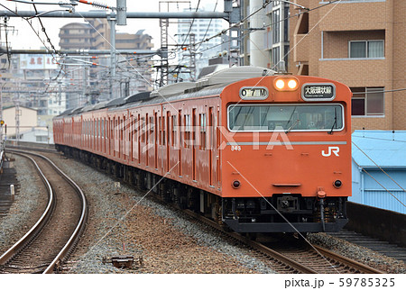 大阪環状線を走る103系普通電車8両 大阪環状線を走る103系普通電車8両 59785325