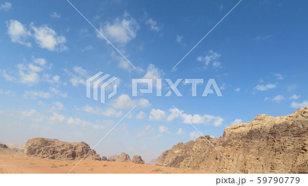 砂漠と空 59790779