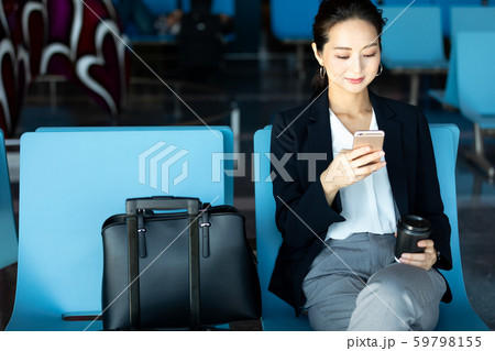 キャリアウーマン　出張 59798155