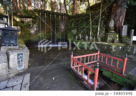 大岩山日石寺の六本滝(富山県上市町) 大岩山日石寺の六本滝(富山県上市町) 59805946