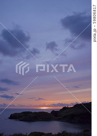 知夫里島の知夫の里付付近からの夕日（島根県隠岐郡知夫村） 59806817