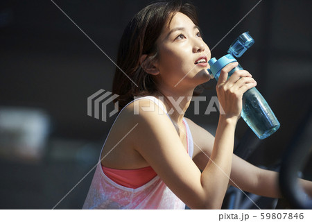 女性 フィットネス サイクリング 女性 フィットネス サイクリング 59807846