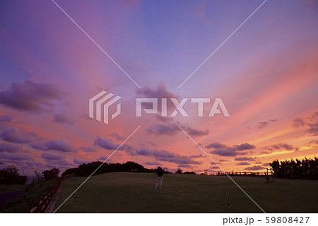 知夫里島の知夫の里付付近からの夕日（島根県隠岐郡知夫村） 59808427