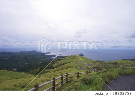 知夫里島の赤ハゲ山付近からの眺め（島根県隠岐郡知夫村） 59808758