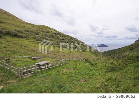 知夫里島の知夫赤壁(島根県隠岐郡知夫村) 知夫里島の知夫赤壁(島根県隠岐郡知夫村) 59809062