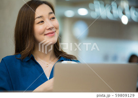 ビジネスウーマン 59809129