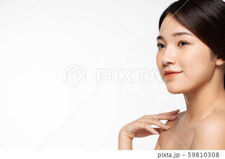女性　ビューティー　白バック 59810308
