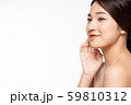 女性　ビューティー　白バック 59810312