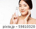 女性　ビューティー　白バック 59810320