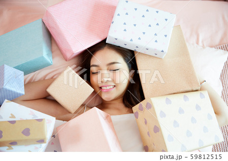 女性 ライフスタイル ショッピング 女性 ライフスタイル ショッピング 59812515