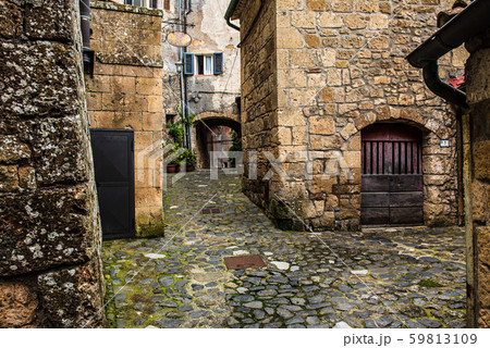 Sorano city street 59813109