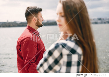 Beautiful couple spend time in a summer park 59822926